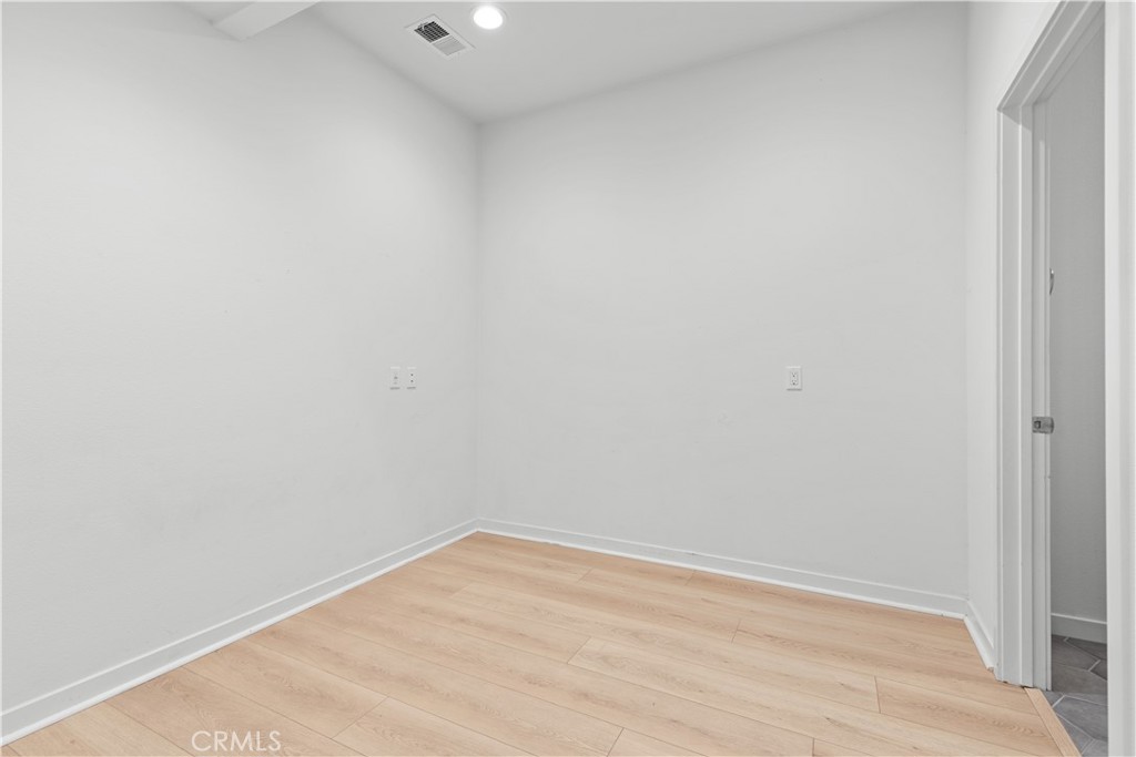 604 White Oaks Property Photo 4