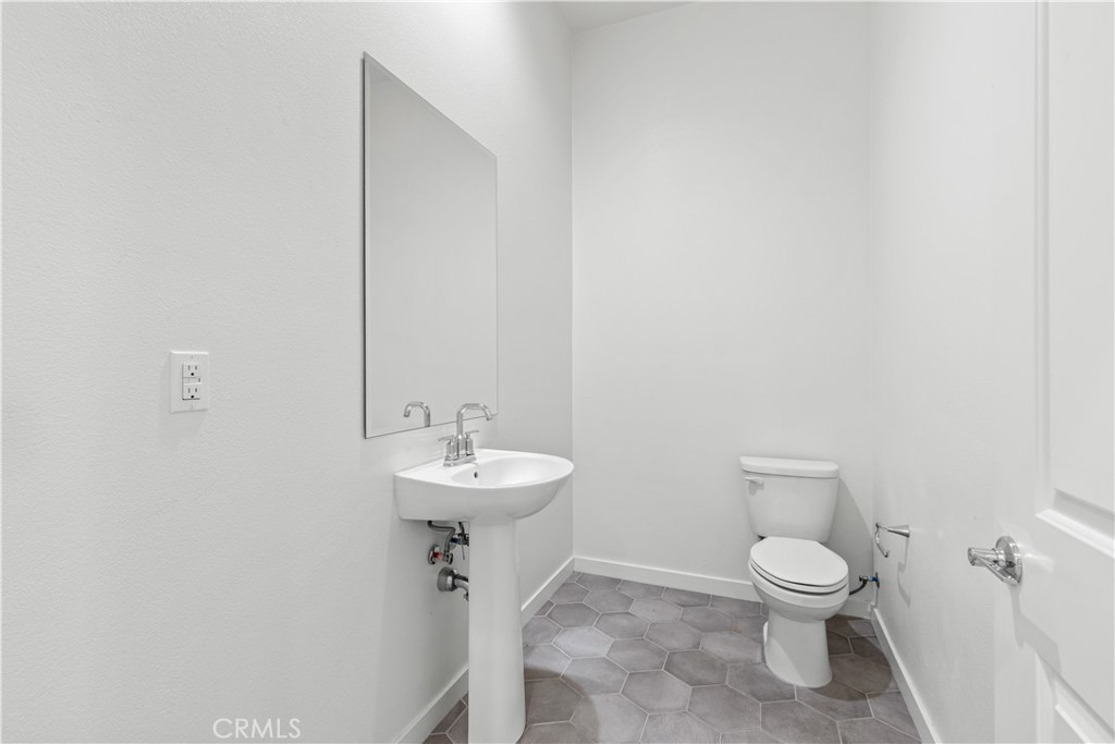 604 White Oaks Property Photo 6