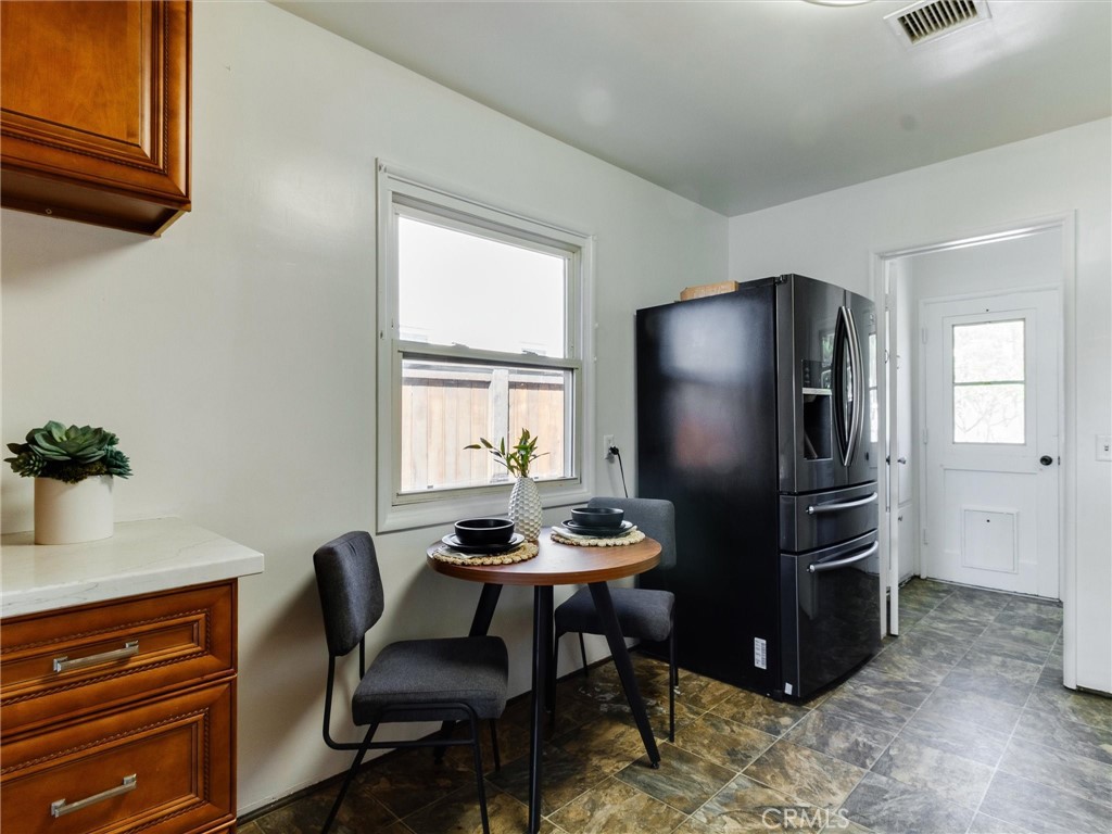 1227 Grove Property Photo 10