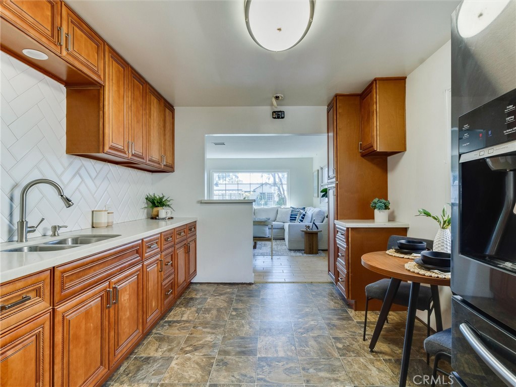 1227 Grove Property Photo 11
