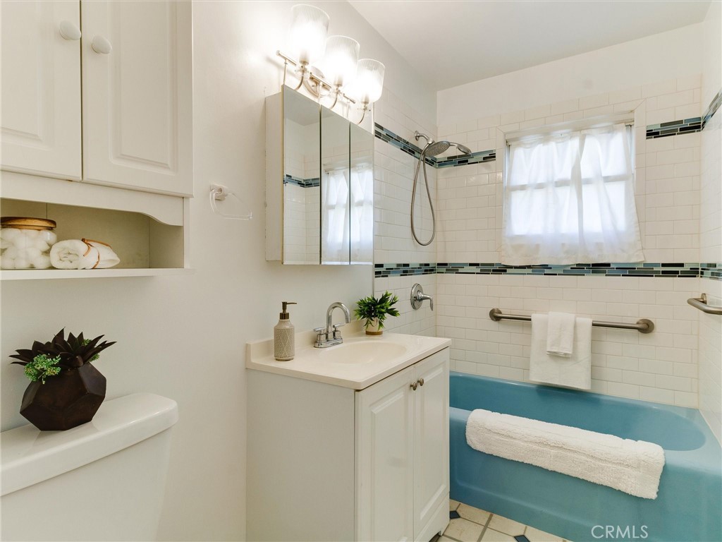 1227 Grove Property Photo 16