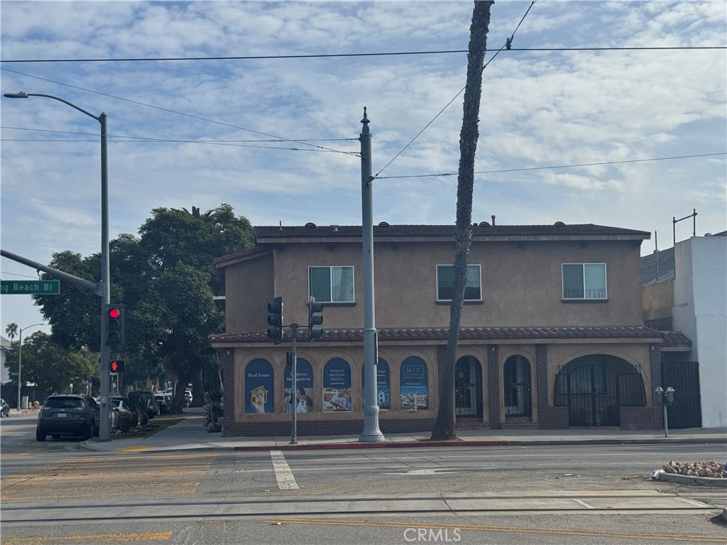 758 Long Beach Blvd. B Property Photo 2