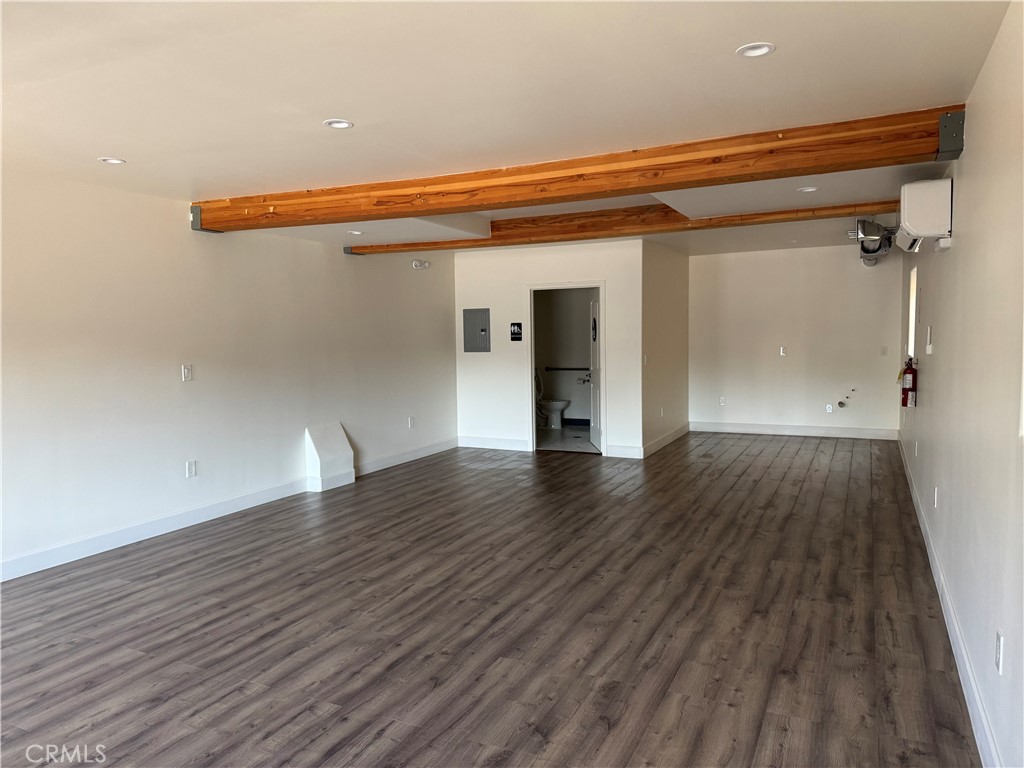 758 Long Beach Blvd. B Property Photo 3