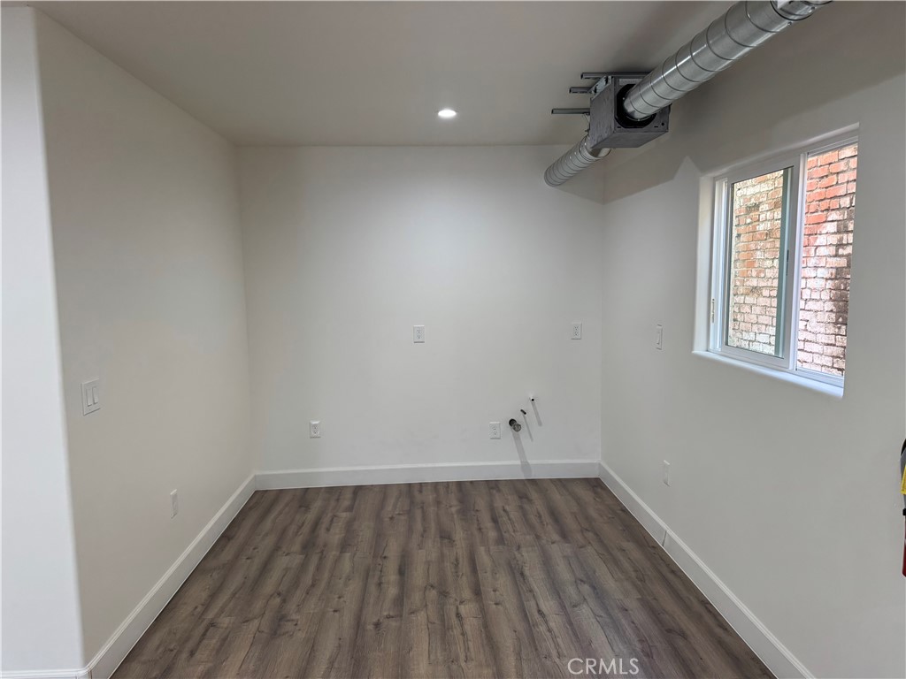 758 Long Beach Blvd. B Property Photo 8