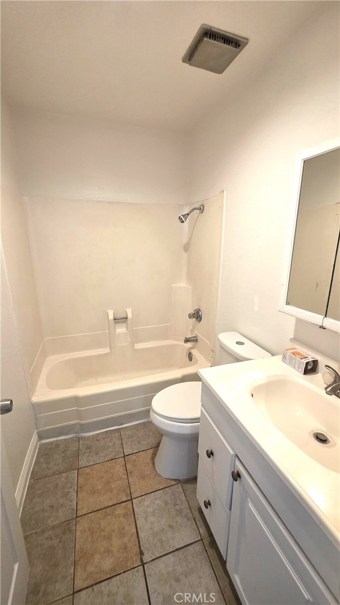 6512 Fullerton Ave #a Property Photo 11