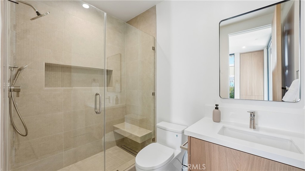 813 N Genesee Property Photo 25