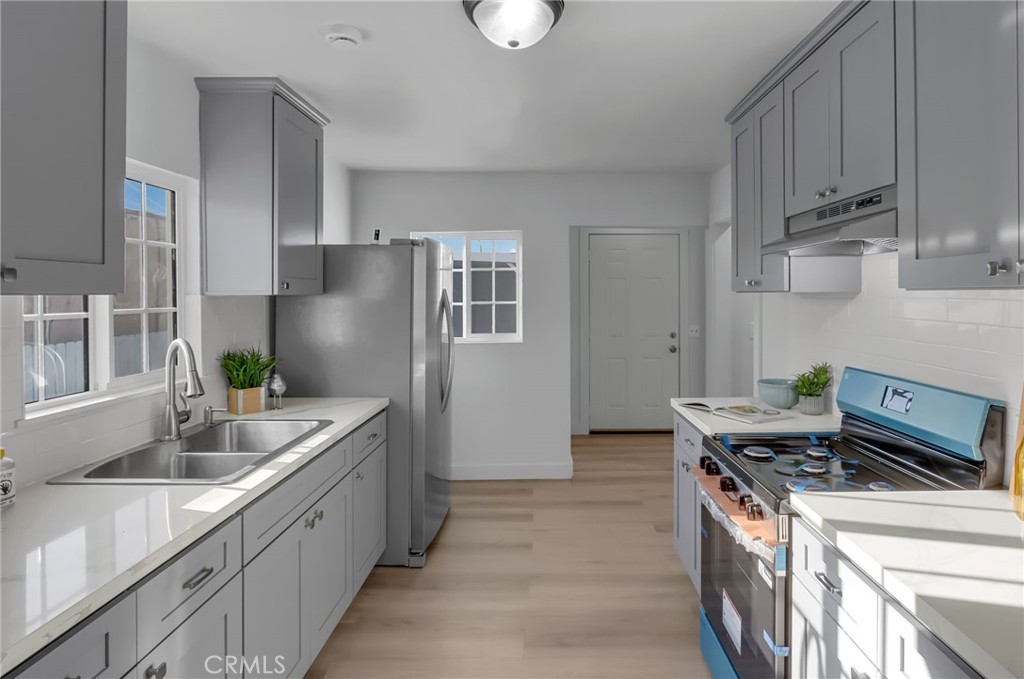 1612 W 71st Street Property Photo 28