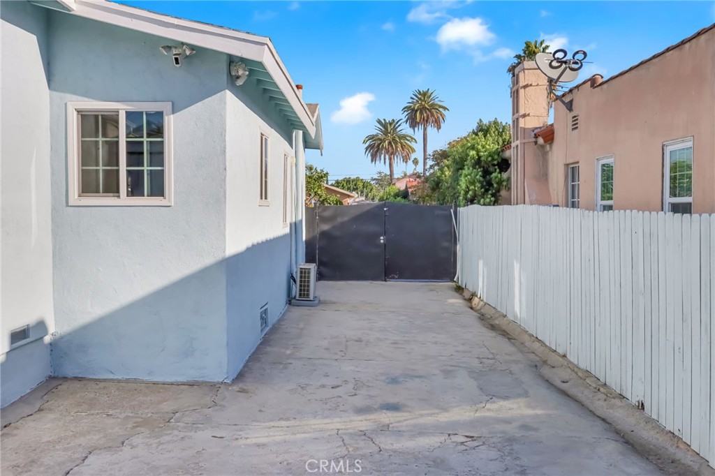 1612 W 71st Street Property Photo 55