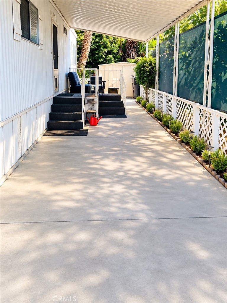 9391 California Avenue 2 Property Photo 3