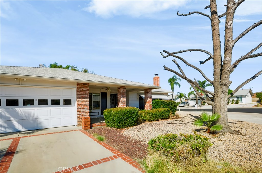 27383 Embassy Property Photo 2