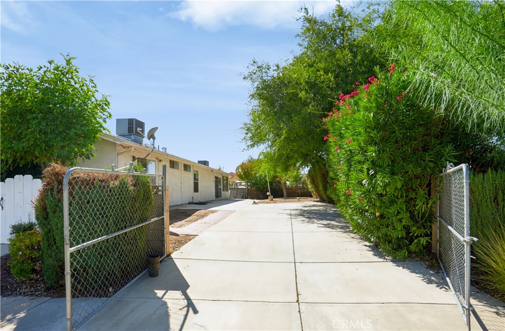 27383 Embassy Property Photo 42