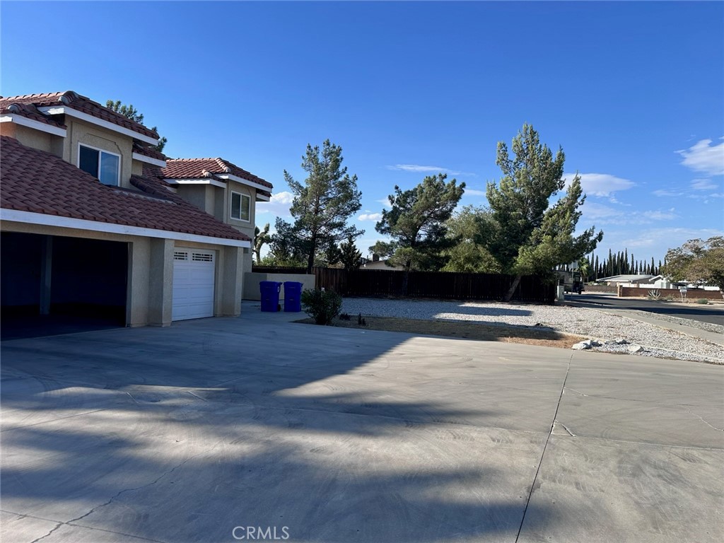 12490 Iroquois Property Photo 1
