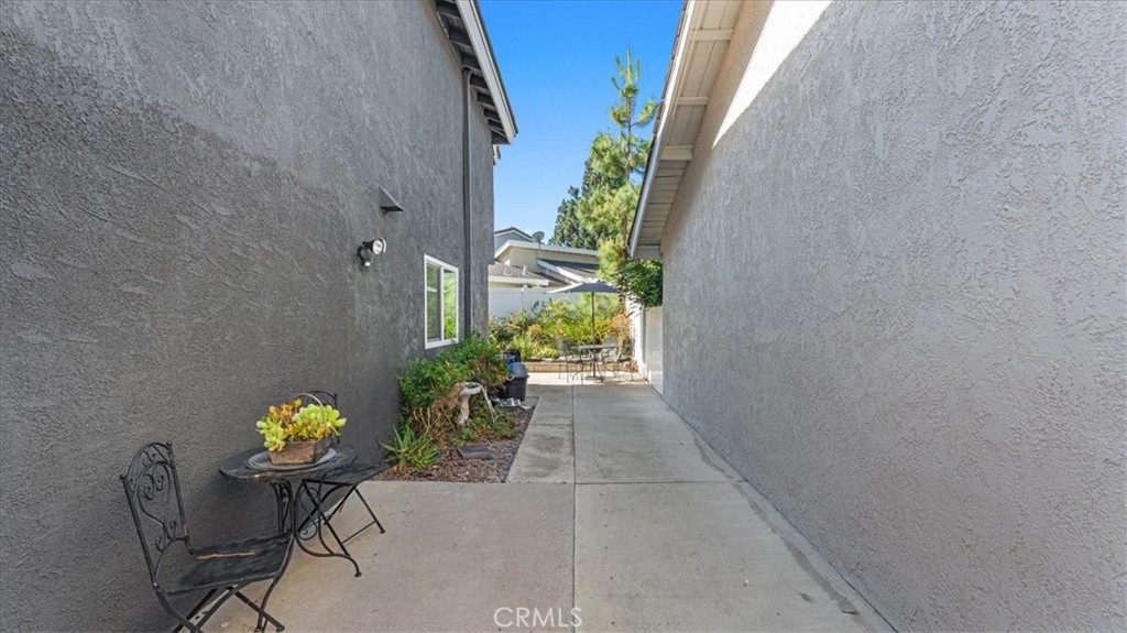 921 S Ridgecrest Circle Property Photo 18