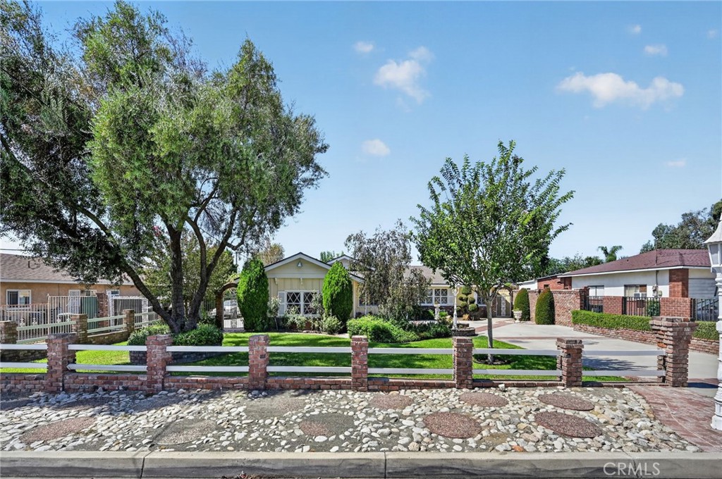 10248 Redwood Avenue Property Photo 2