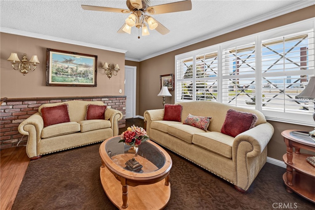 10248 Redwood Avenue Property Photo 4