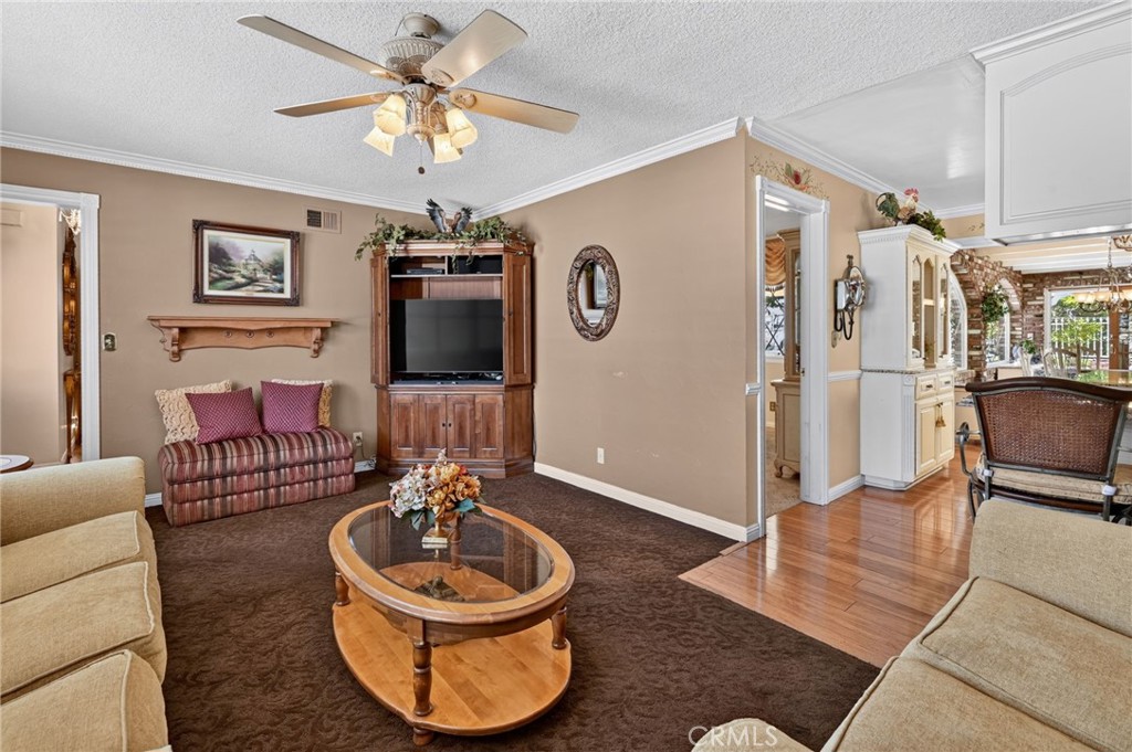10248 Redwood Avenue Property Photo 7