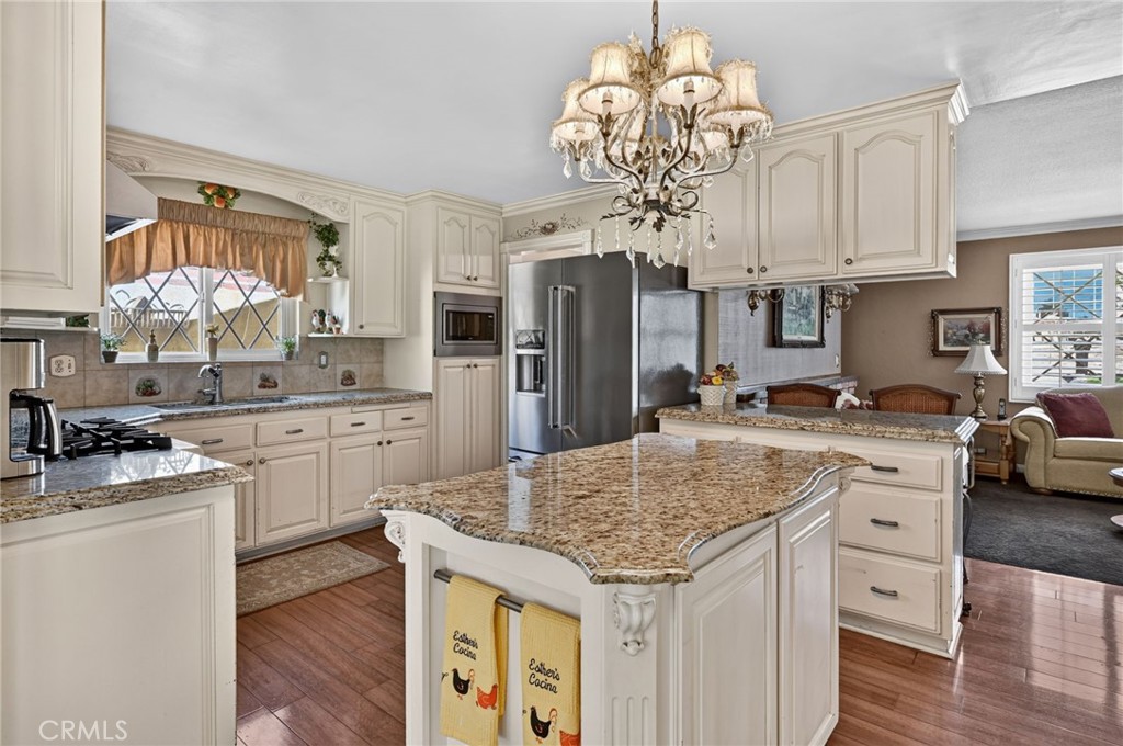10248 Redwood Avenue Property Photo 15