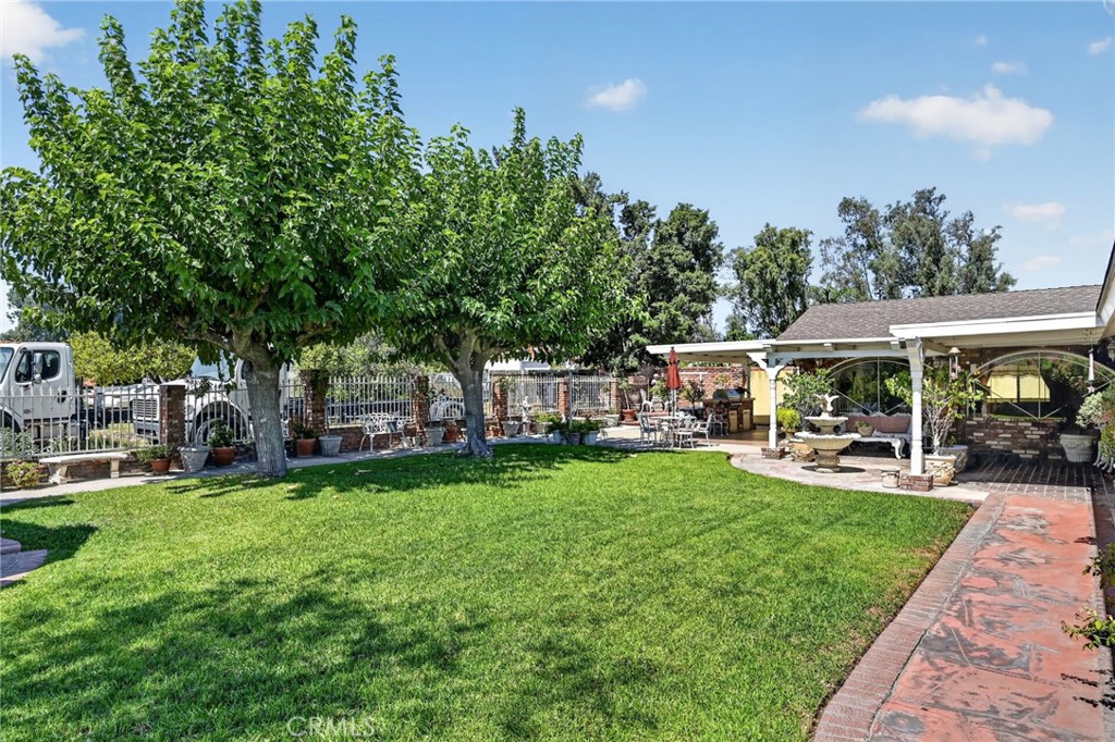 10248 Redwood Avenue Property Photo 35