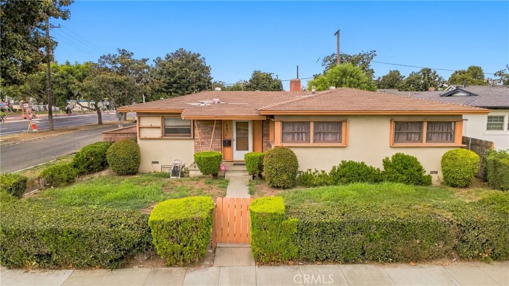 1803 N Studebaker Property Photo 1