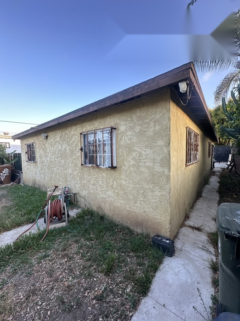 1024 W 88th Property Photo 3