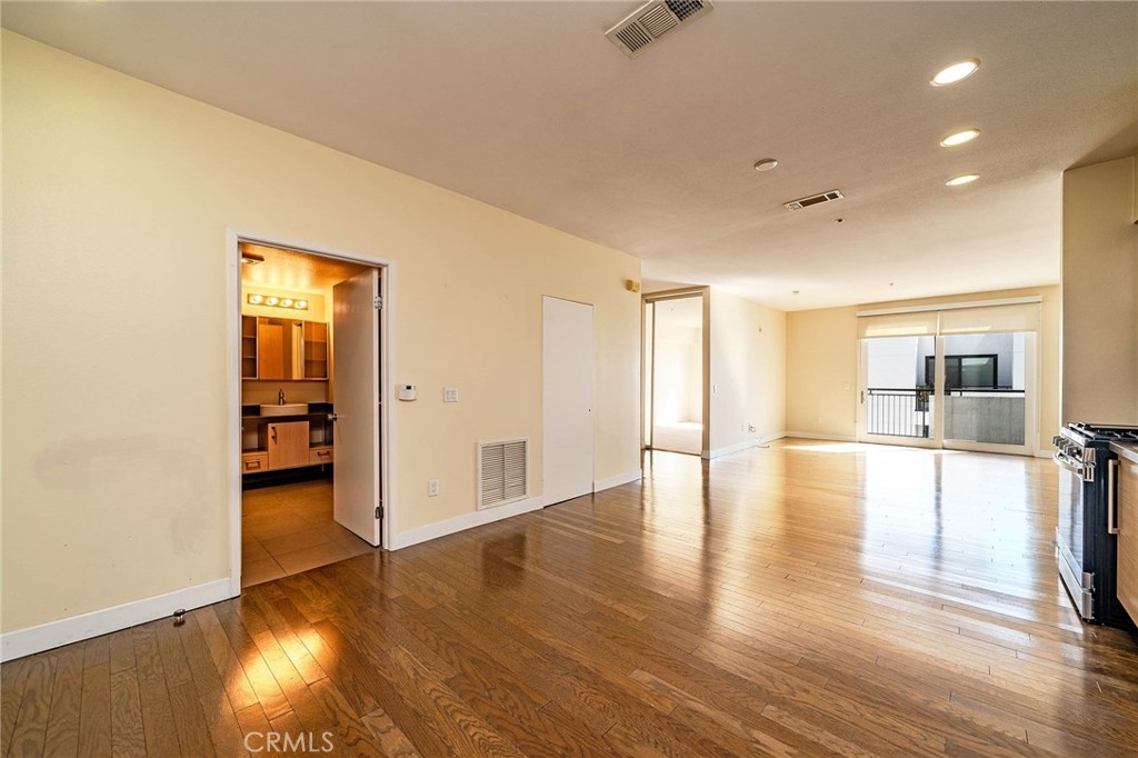 1234 Wilshire Blvd. 519 Property Photo 15
