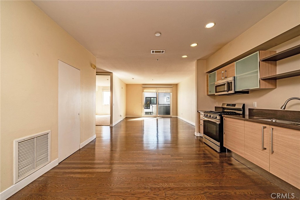 1234 Wilshire Blvd. 519 Property Photo 16