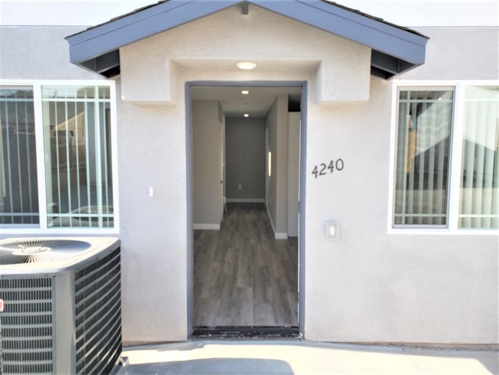 4240 Eugene St Property Photo 5