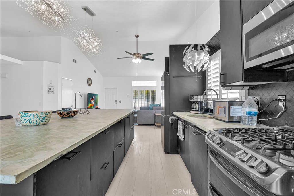7581 Stoney Creek Drive Property Photo 8