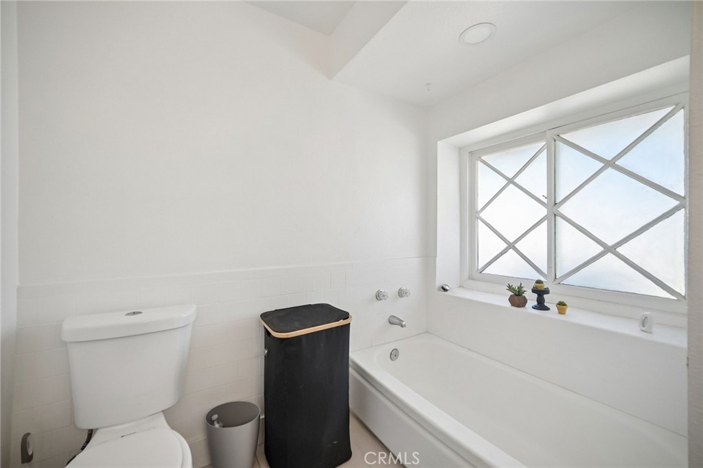 1112 E Avenue J4 Property Photo 19