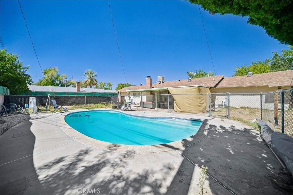 1112 E Avenue J4 Property Photo 28