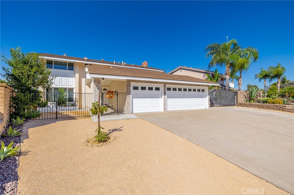 5217 E Rolling Hills Drive Property Photo 3
