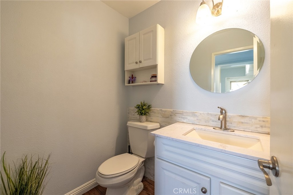 5217 E Rolling Hills Drive Property Photo 32
