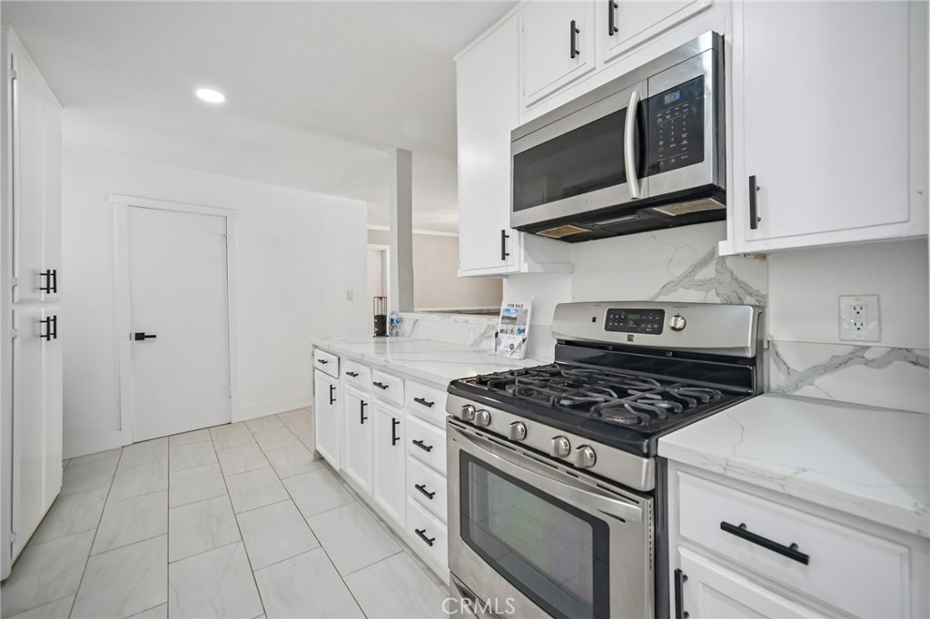 1112 E Avenue J4 Property Photo 12