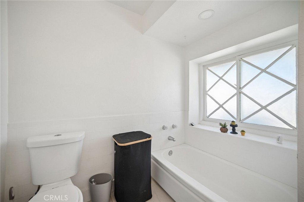 1112 E Avenue J4 Property Photo 18