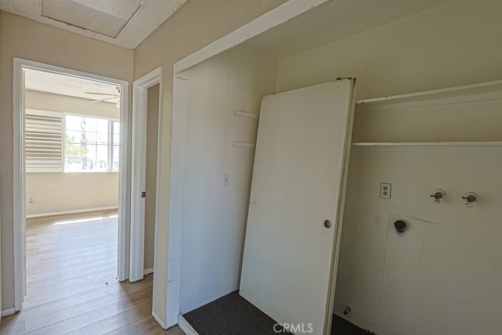 1019 E 21st Property Photo 15