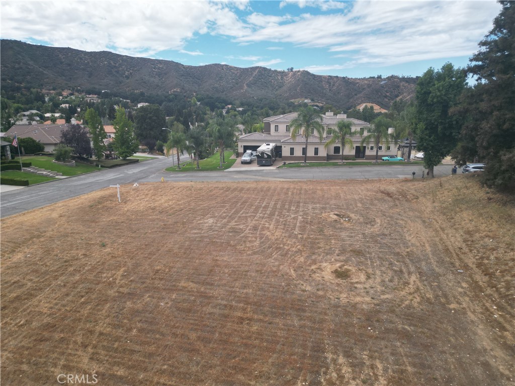 13581 Pineridge Court Property Photo 4
