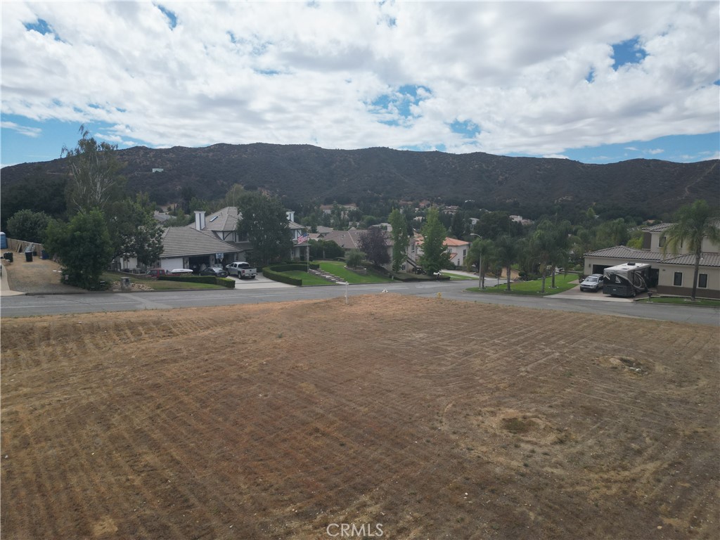 13581 Pineridge Court Property Photo 5