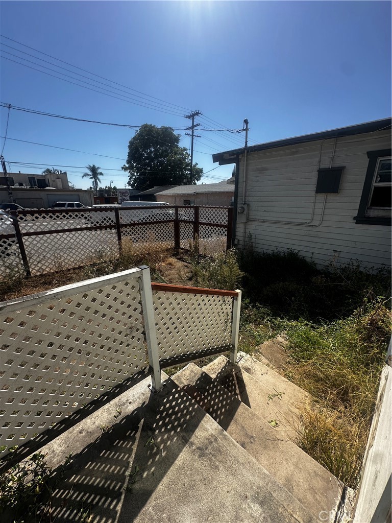 502 W Erna Property Photo 1