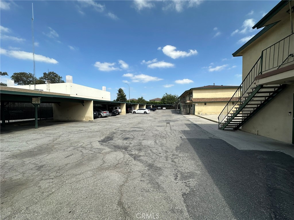 4861 Clara Street Property Photo 6