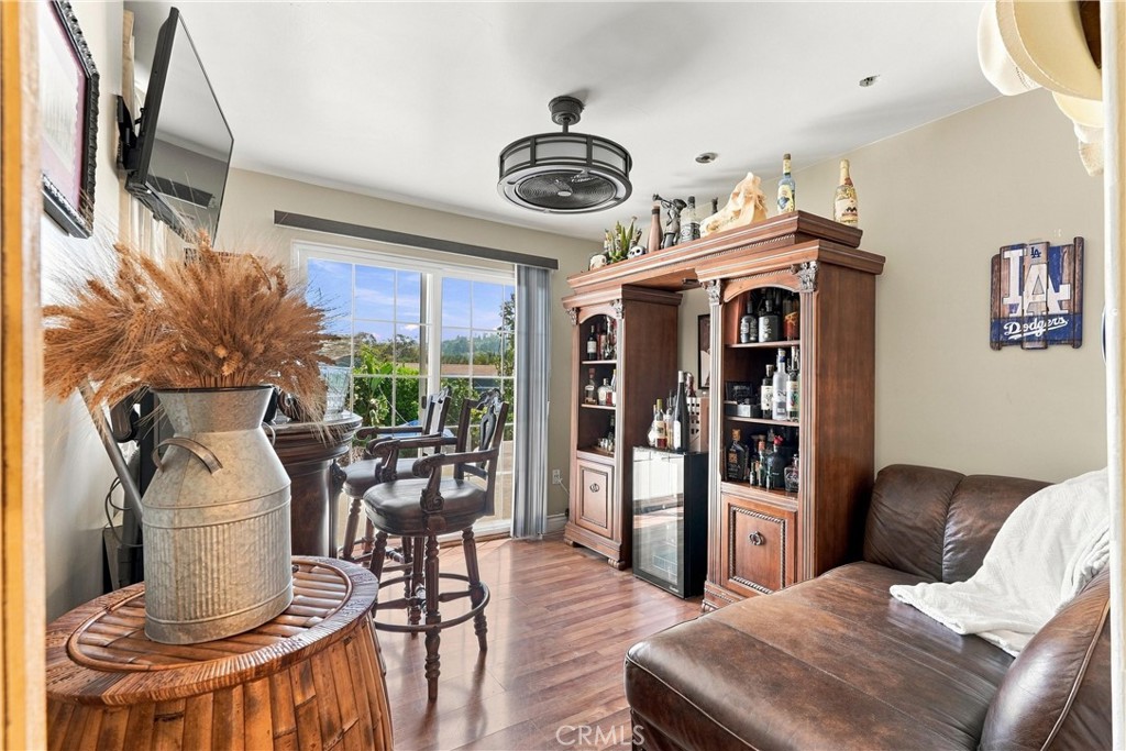 110 S Francisco Property Photo 16