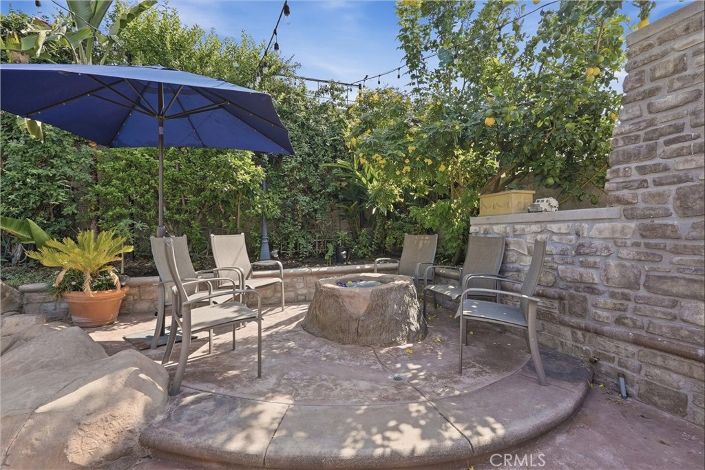 110 S Francisco Property Photo 35