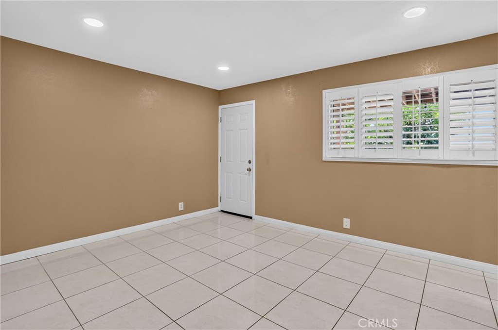 2641 Evelyn Property Photo 19