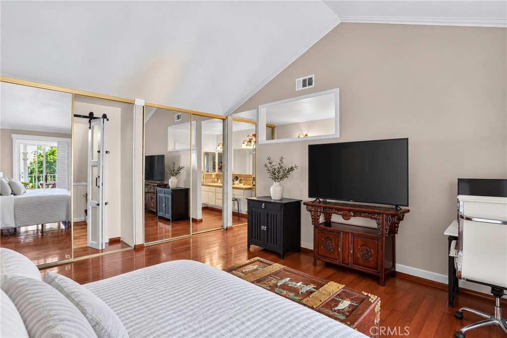 2641 Evelyn Property Photo 25