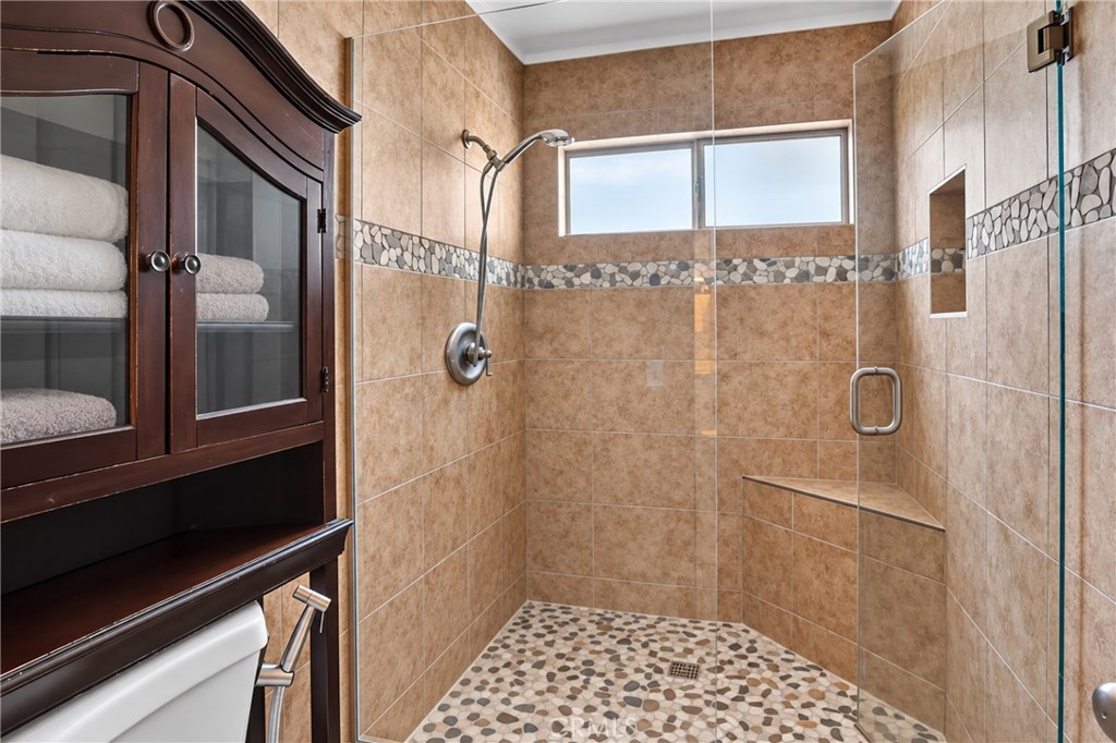 2641 Evelyn Property Photo 32