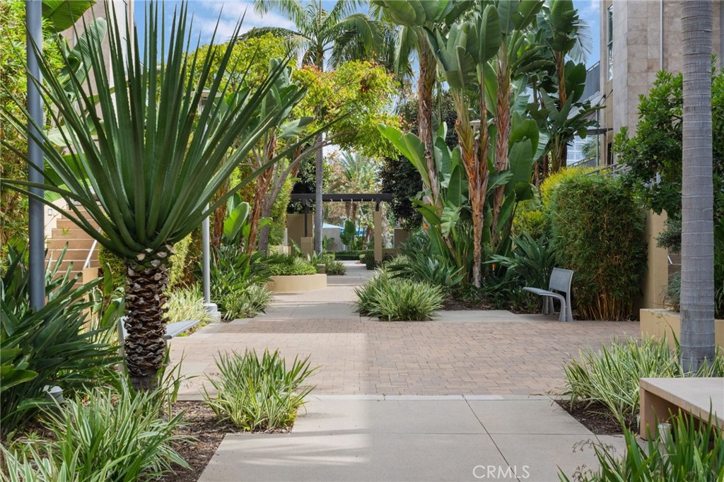 615 Rockefeller Property Photo 39