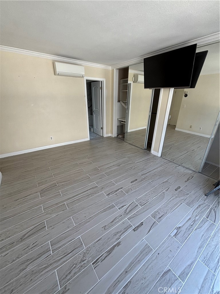5625 Windsor Property Photo 9