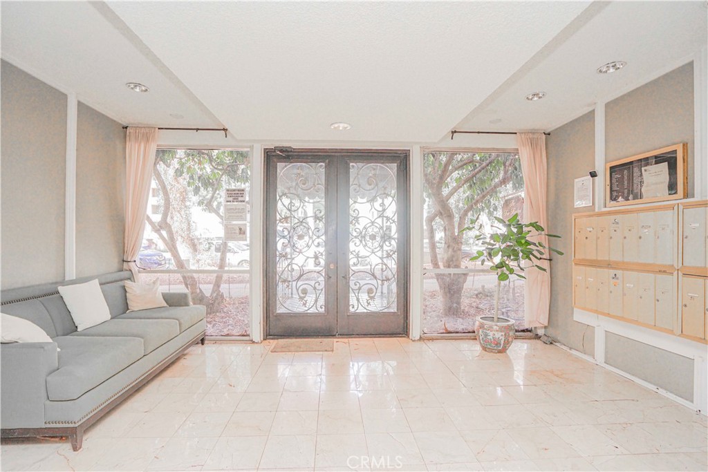 400 S La Fayette Park Pl #314 Property Photo 2