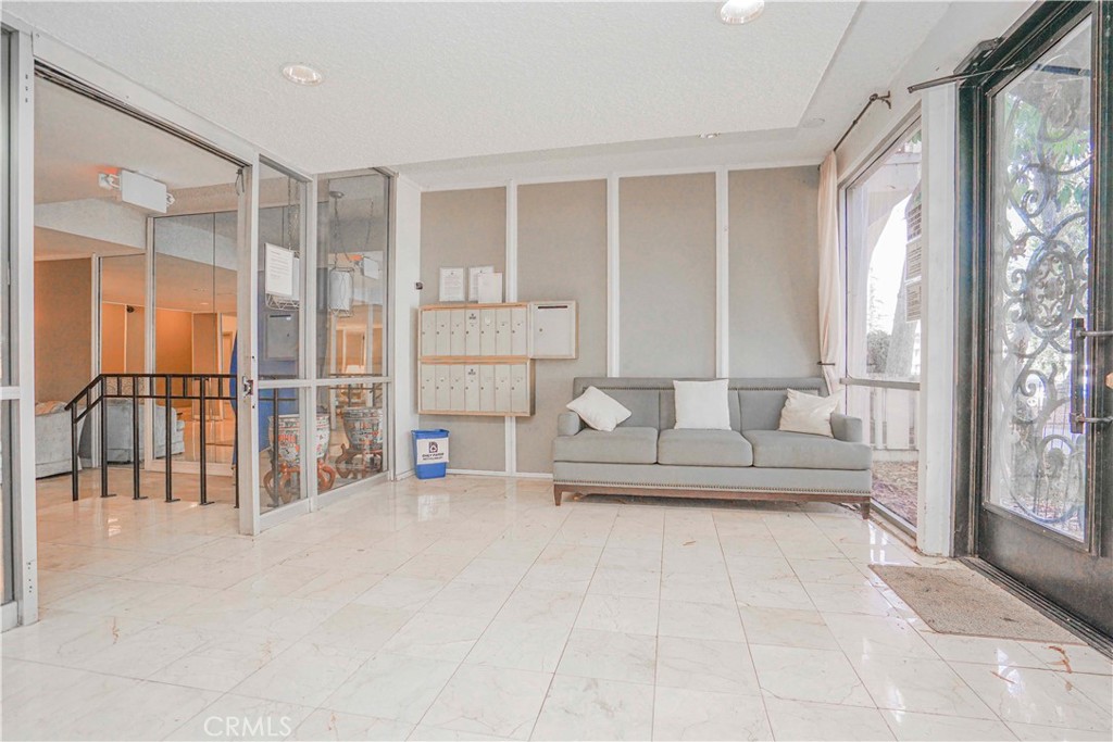 400 S La Fayette Park Pl #314 Property Photo 3