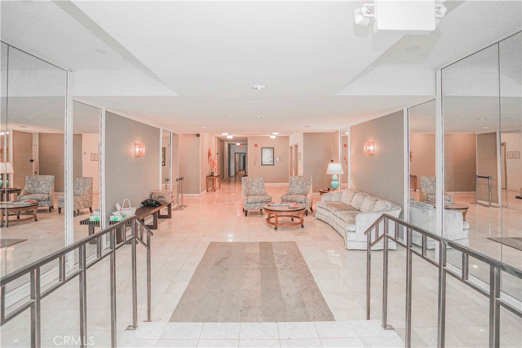 400 S La Fayette Park Pl #314 Property Photo 4