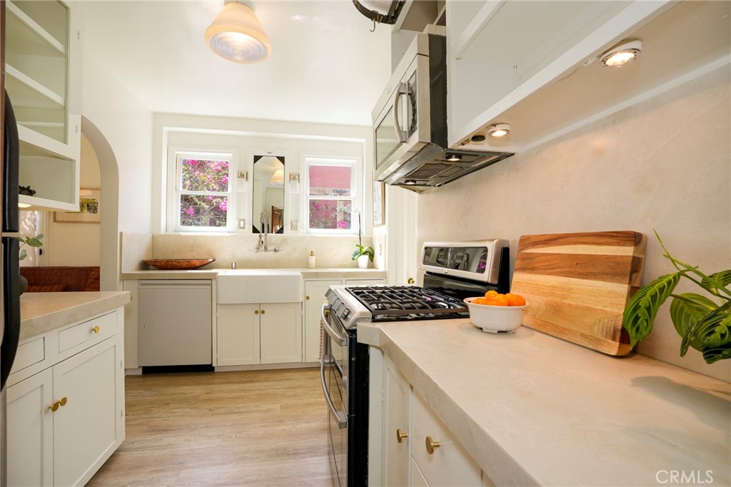 1705 S Genesee Property Photo 14